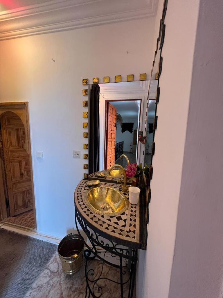 Riad Palmier Fleuri Marrakesh Exterior photo